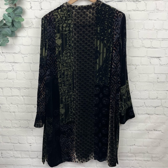 KOOS Of Course Velvet Button Front Silk Blend Tunic/Duster size Medium - Picture 2 of 6